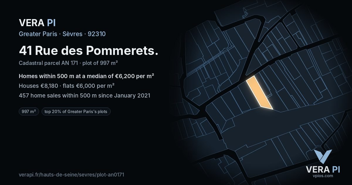 41 Rue des Pommerets, Sèvres at night – the plot lit, the parcels around coloured by the prices near them