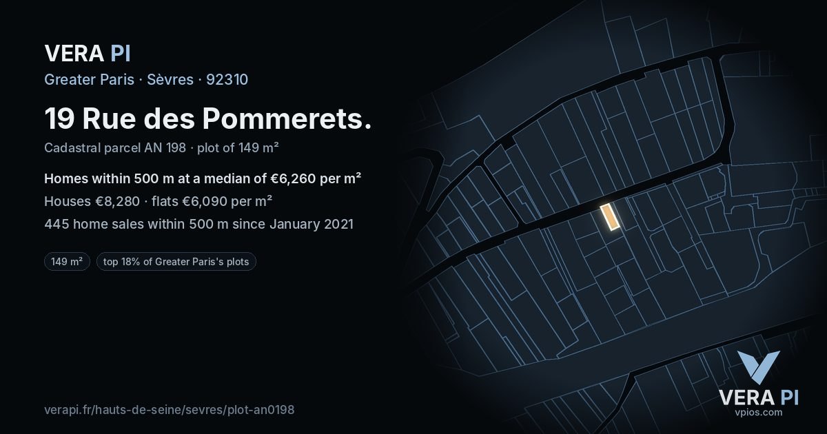 19 Rue des Pommerets, Sèvres at night – the plot lit, the parcels around coloured by the prices near them