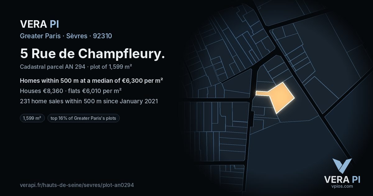 5 Rue de Champfleury, Sèvres at night – the plot lit, the parcels around coloured by the prices near them