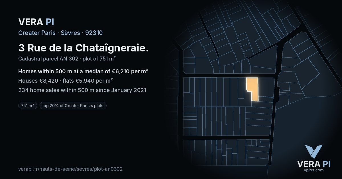 3 Rue de la Chataîgneraie, Sèvres at night – the plot lit, the parcels around coloured by the prices near them