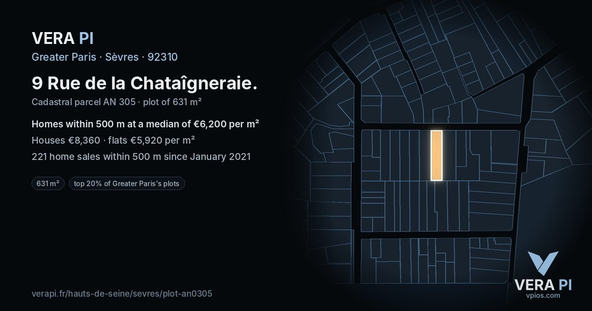 9 Rue de la Chataîgneraie, Sèvres at night – the plot lit, the parcels around coloured by the prices near them