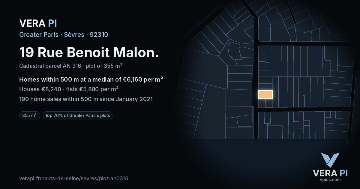 19 Rue Benoit Malon, Sèvres at night – the plot lit, the parcels around coloured by the prices near them