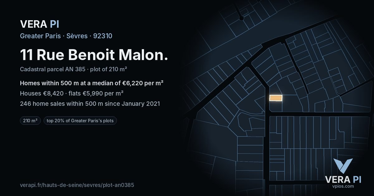 11 Rue Benoit Malon, Sèvres at night – the plot lit, the parcels around coloured by the prices near them
