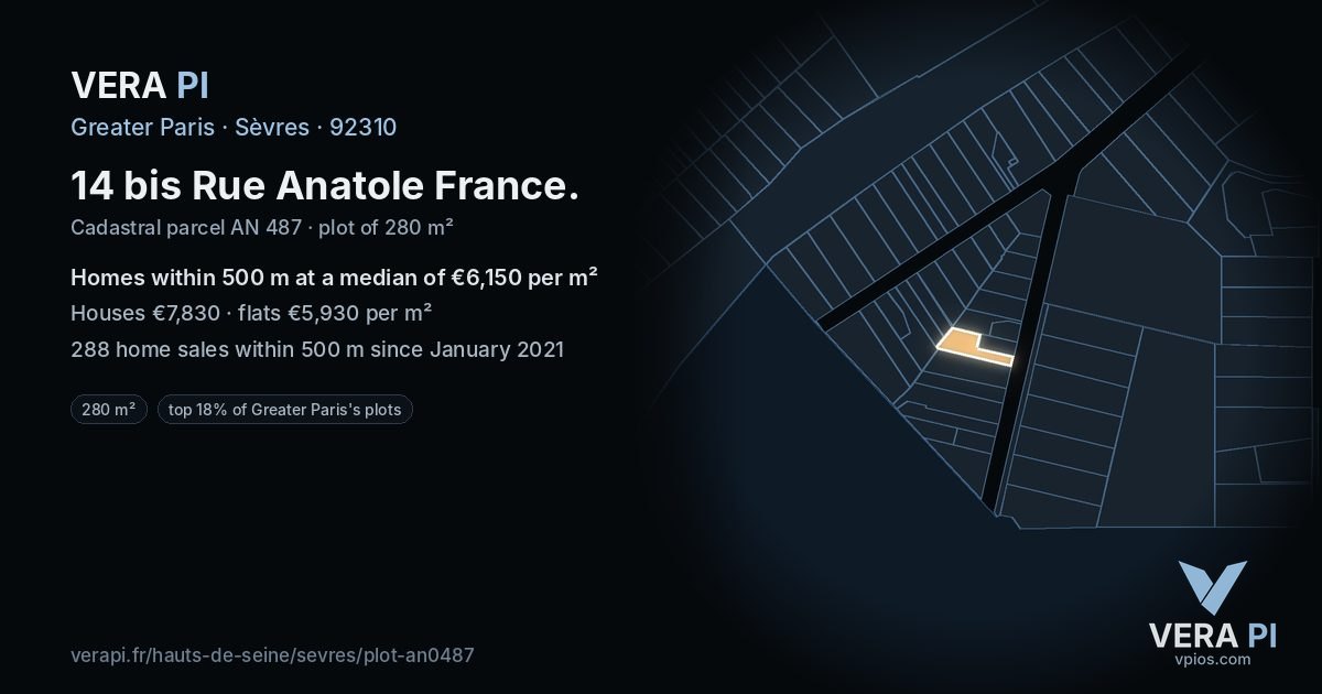 14 bis Rue Anatole France, Sèvres at night – the plot lit, the parcels around coloured by the prices near them
