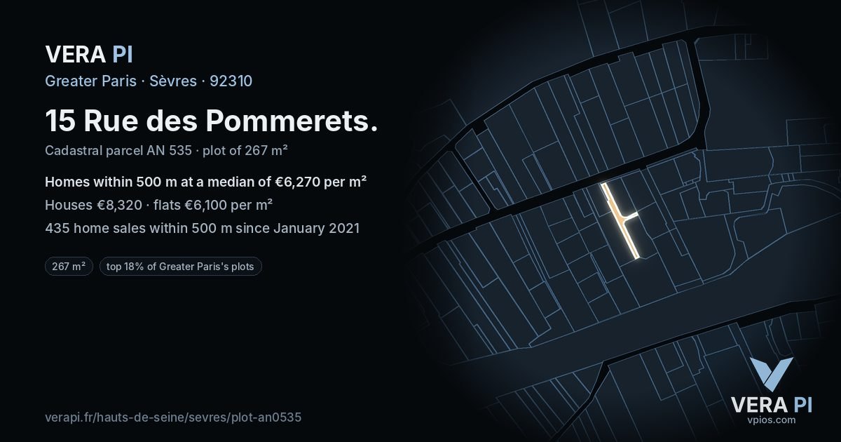 15 Rue des Pommerets, Sèvres at night – the plot lit, the parcels around coloured by the prices near them