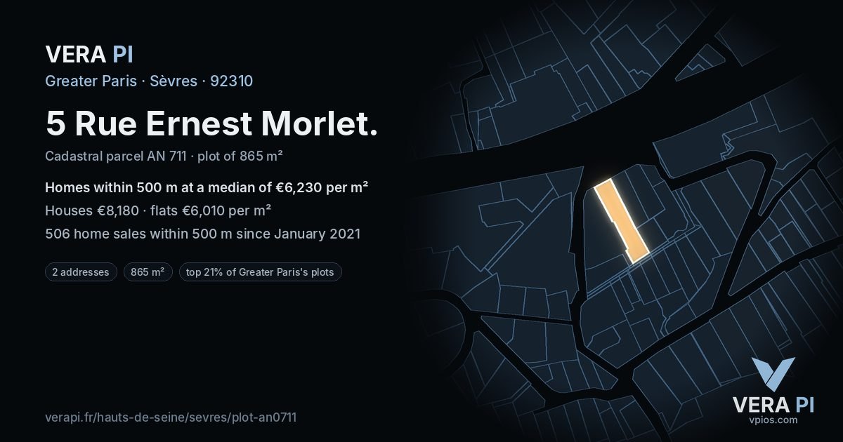 5 Rue Ernest Morlet, Sèvres at night – the plot lit, the parcels around coloured by the prices near them