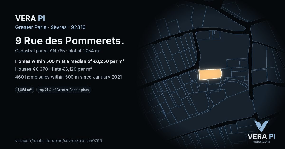 9 Rue des Pommerets, Sèvres at night – the plot lit, the parcels around coloured by the prices near them