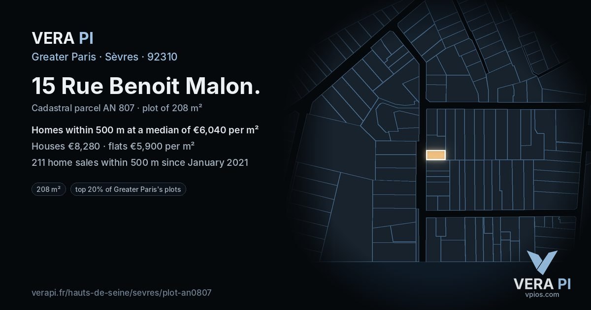 15 Rue Benoit Malon, Sèvres at night – the plot lit, the parcels around coloured by the prices near them