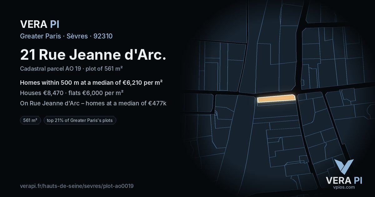 21 Rue Jeanne d'Arc, Sèvres at night – the plot lit, the parcels around coloured by the prices near them