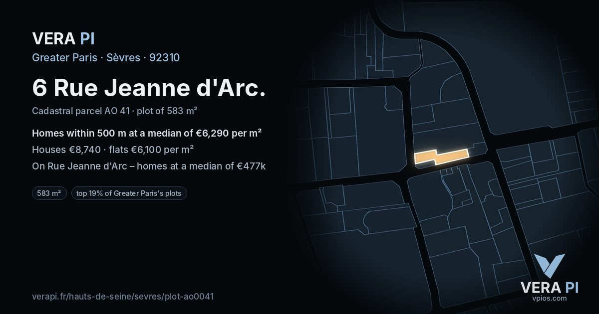6 Rue Jeanne d'Arc, Sèvres at night – the plot lit, the parcels around coloured by the prices near them