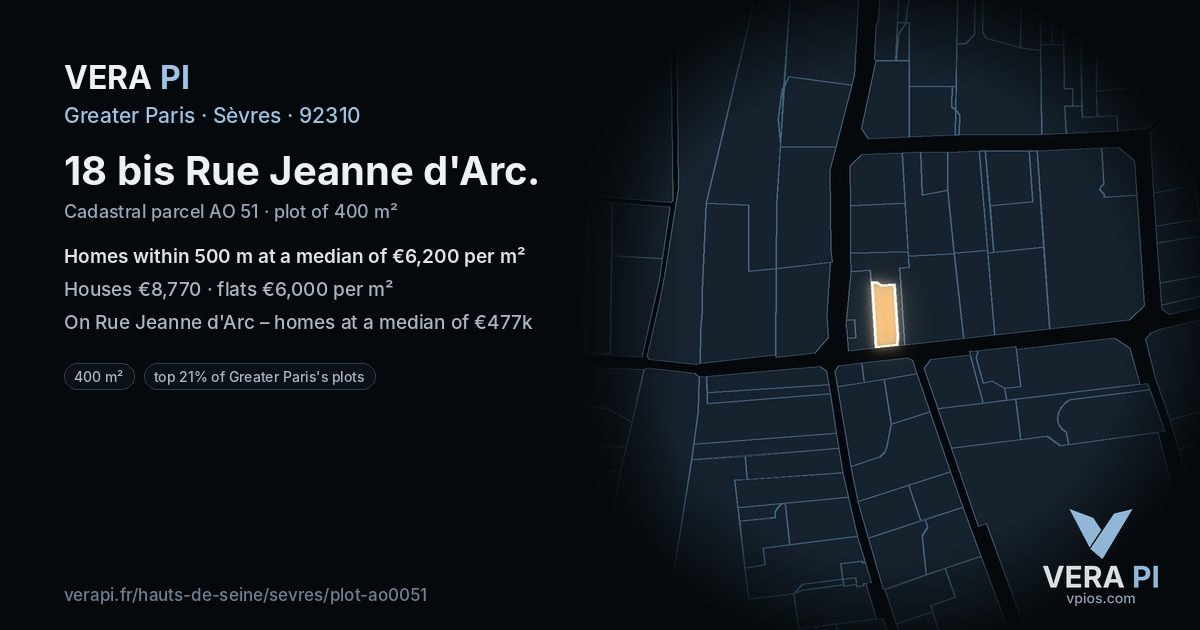 18 bis Rue Jeanne d'Arc, Sèvres at night – the plot lit, the parcels around coloured by the prices near them