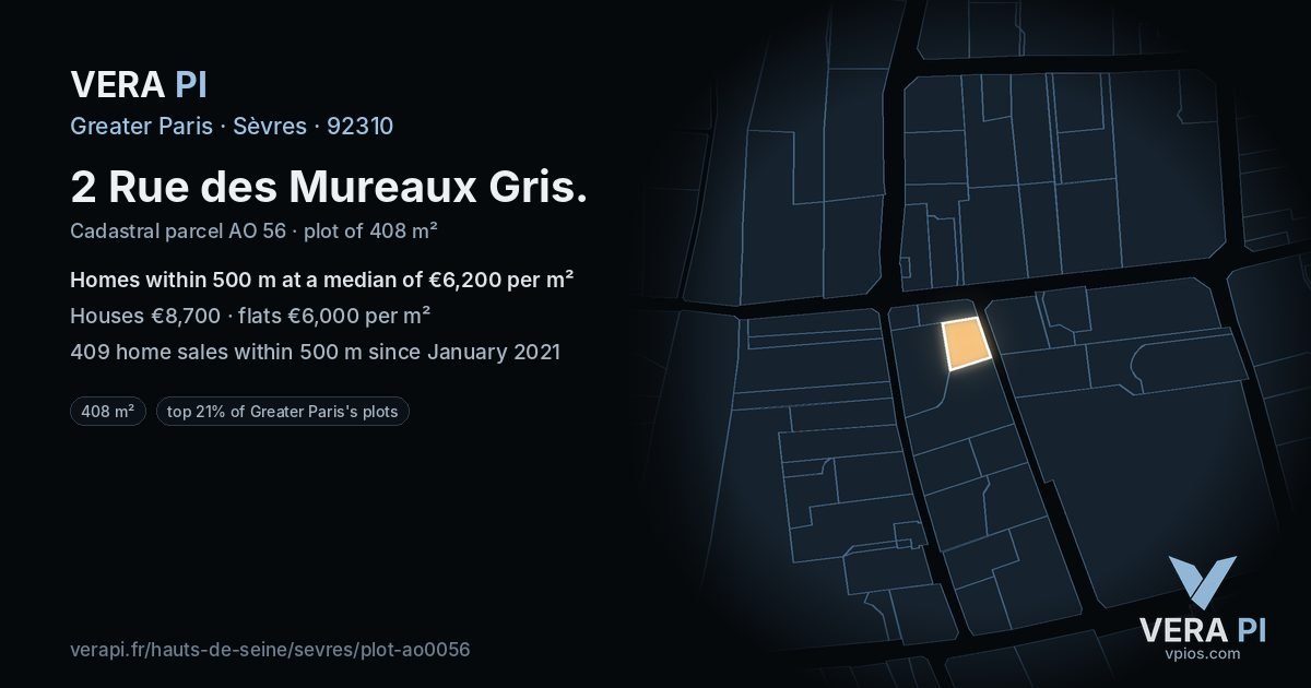2 Rue des Mureaux Gris, Sèvres at night – the plot lit, the parcels around coloured by the prices near them