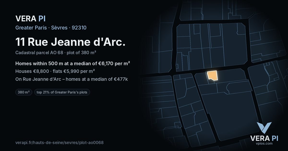 11 Rue Jeanne d'Arc, Sèvres at night – the plot lit, the parcels around coloured by the prices near them