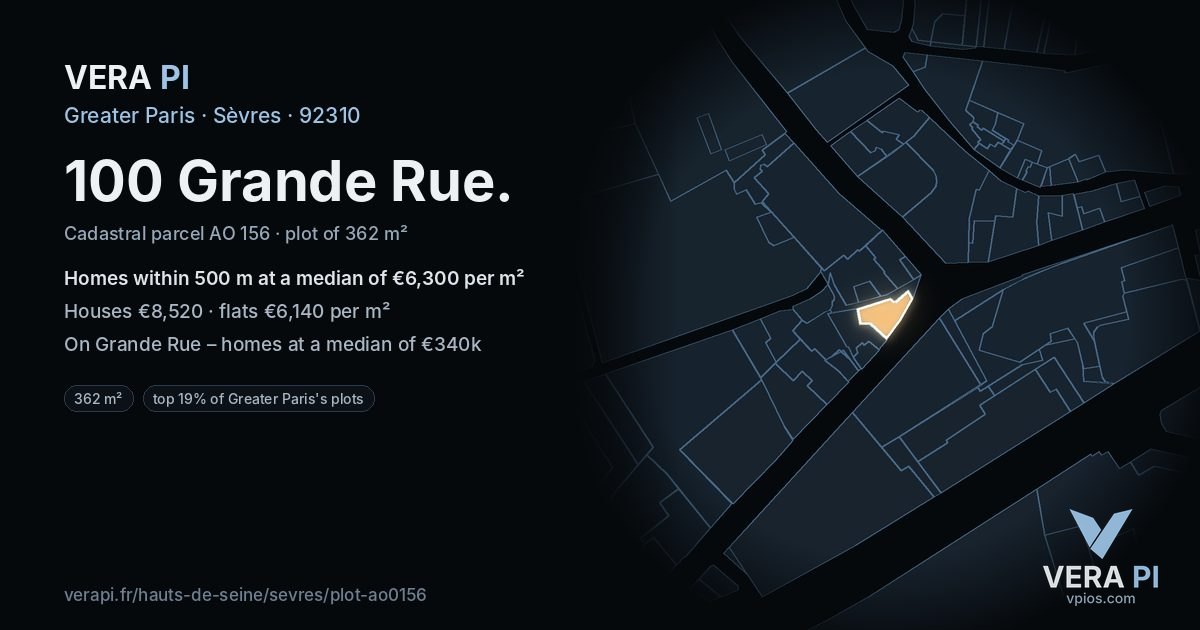 100 Grande Rue, Sèvres at night – the plot lit, the parcels around coloured by the prices near them