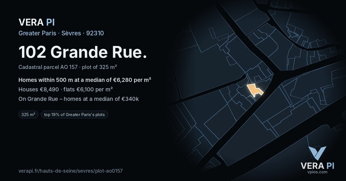 102 Grande Rue, Sèvres at night – the plot lit, the parcels around coloured by the prices near them