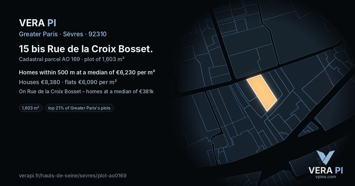 15 bis Rue de la Croix Bosset, Sèvres at night – the plot lit, the parcels around coloured by the prices near them