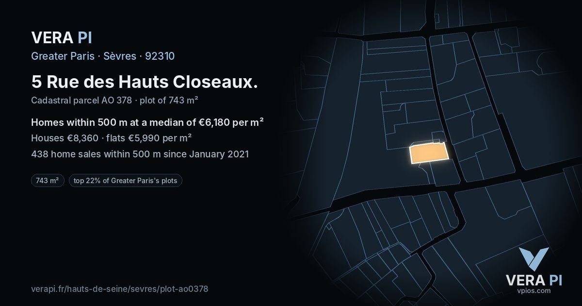 5 Rue des Hauts Closeaux, Sèvres at night – the plot lit, the parcels around coloured by the prices near them