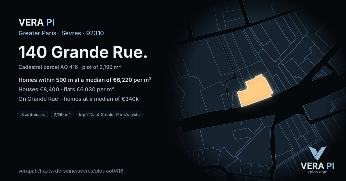 140 Grande Rue, Sèvres at night – the plot lit, the parcels around coloured by the prices near them