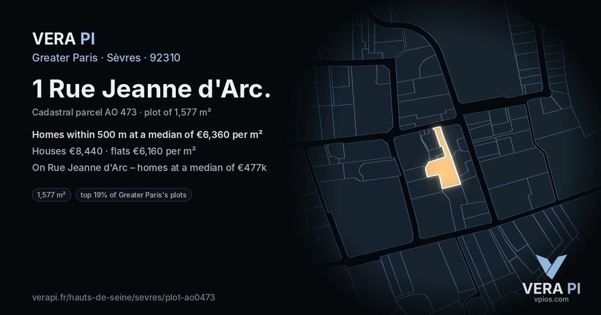 1 Rue Jeanne d'Arc, Sèvres at night – the plot lit, the parcels around coloured by the prices near them
