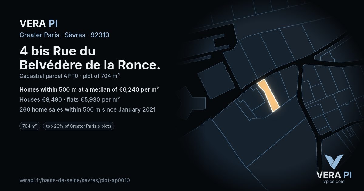 4 bis Rue du Belvédère de la Ronce, Sèvres at night – the plot lit, the parcels around coloured by the prices near them