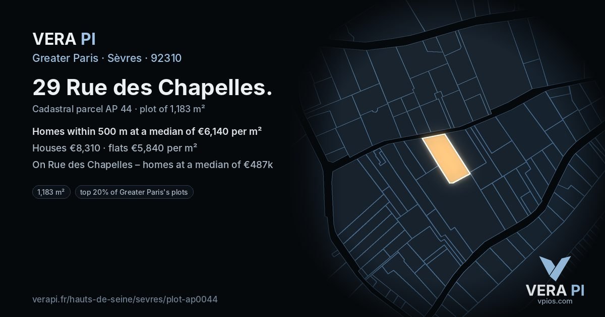 29 Rue des Chapelles, Sèvres at night – the plot lit, the parcels around coloured by the prices near them