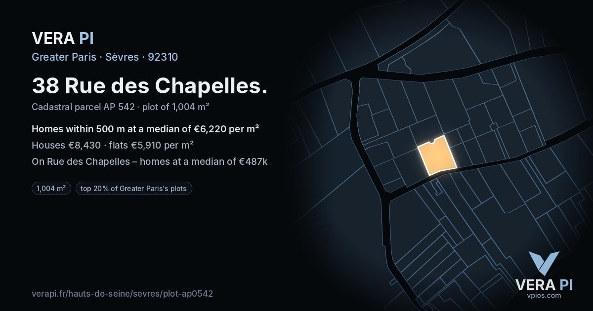 38 Rue des Chapelles, Sèvres at night – the plot lit, the parcels around coloured by the prices near them