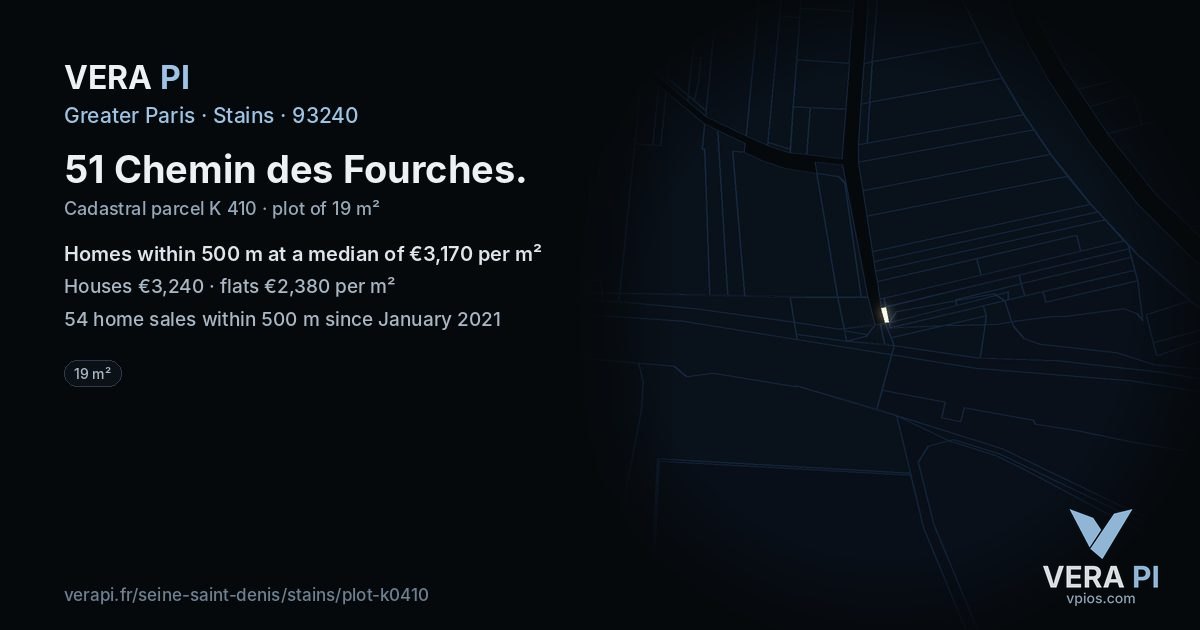 51 Chemin des Fourches, Stains at night – the plot lit, the parcels around coloured by the prices near them