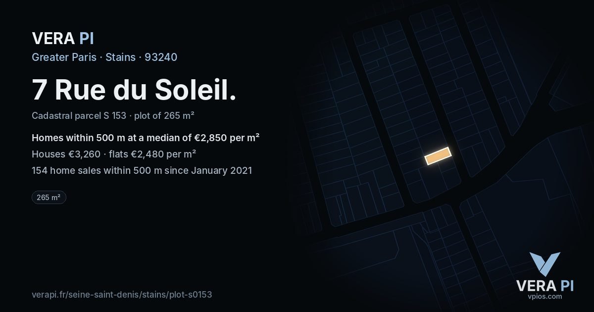 7 Rue du Soleil, Stains at night – the plot lit, the parcels around coloured by the prices near them