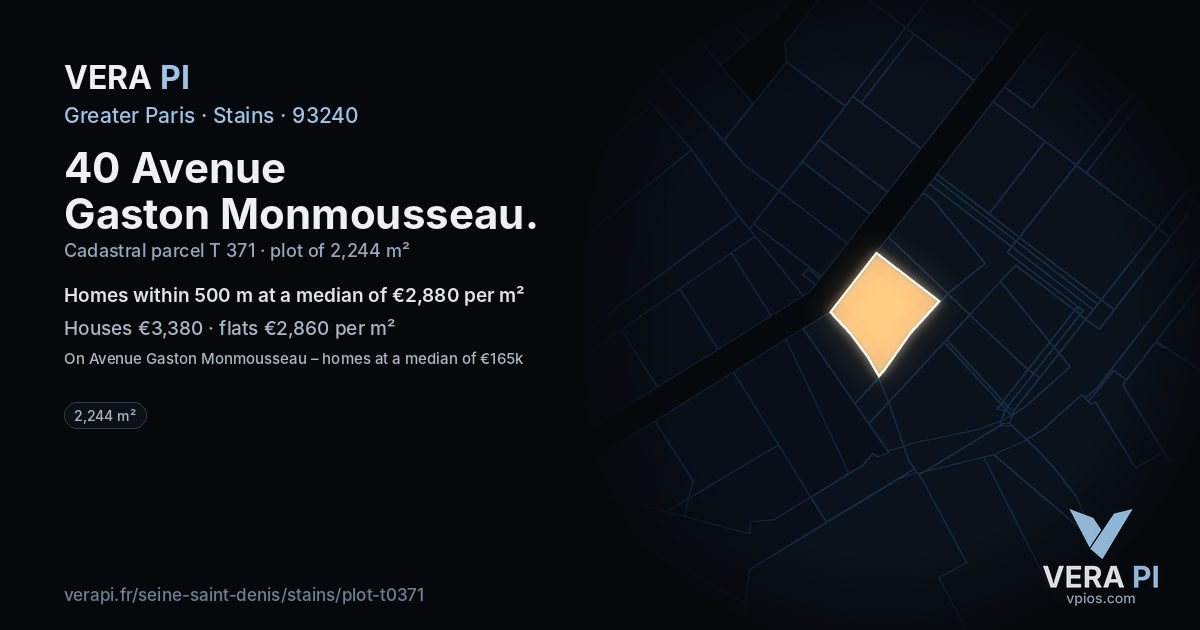 40 Avenue Gaston Monmousseau, Stains at night – the plot lit, the parcels around coloured by the prices near them