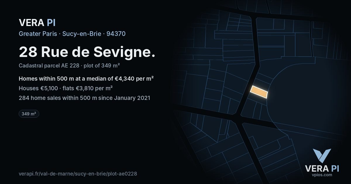 28 Rue de Sevigne, Sucy-en-Brie at night – the plot lit, the parcels around coloured by the prices near them