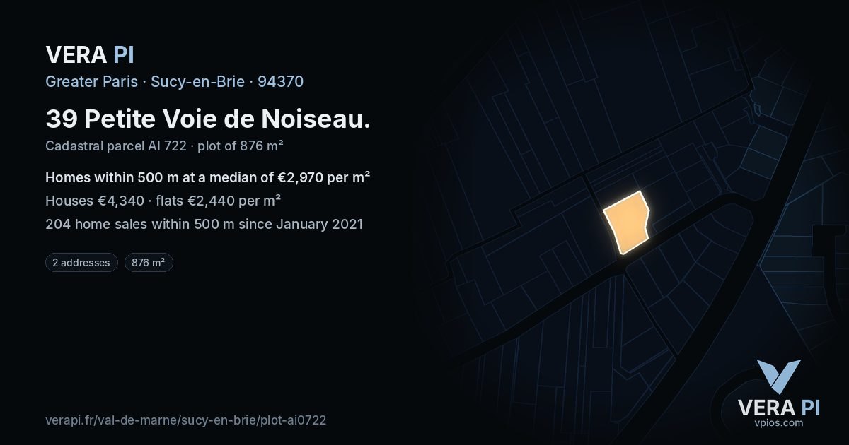 39 Petite Voie de Noiseau, Sucy-en-Brie at night – the plot lit, the parcels around coloured by the prices near them