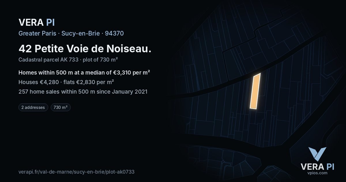 42 Petite Voie de Noiseau, Sucy-en-Brie at night – the plot lit, the parcels around coloured by the prices near them