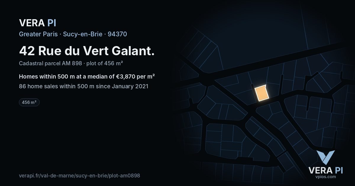 42 Rue du Vert Galant, Sucy-en-Brie at night – the plot lit, the parcels around coloured by the prices near them