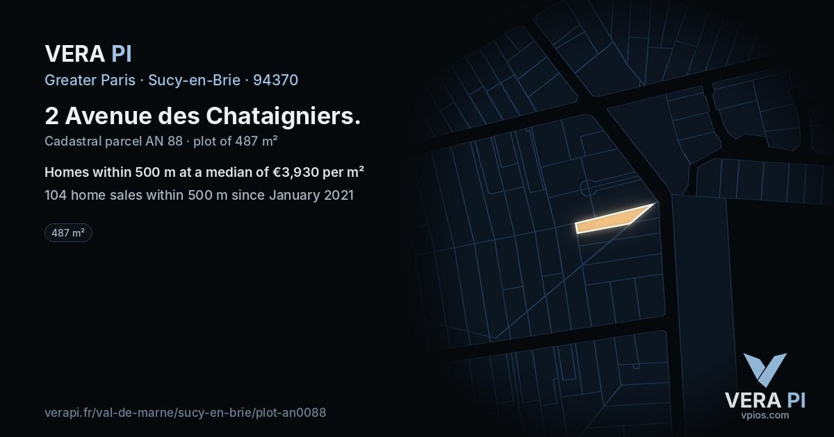 2 Avenue des Chataigniers, Sucy-en-Brie at night – the plot lit, the parcels around coloured by the prices near them