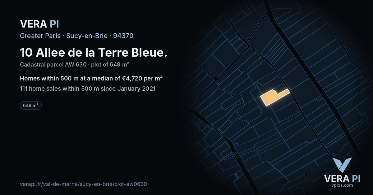 10 Allee de la Terre Bleue, Sucy-en-Brie at night – the plot lit, the parcels around coloured by the prices near them