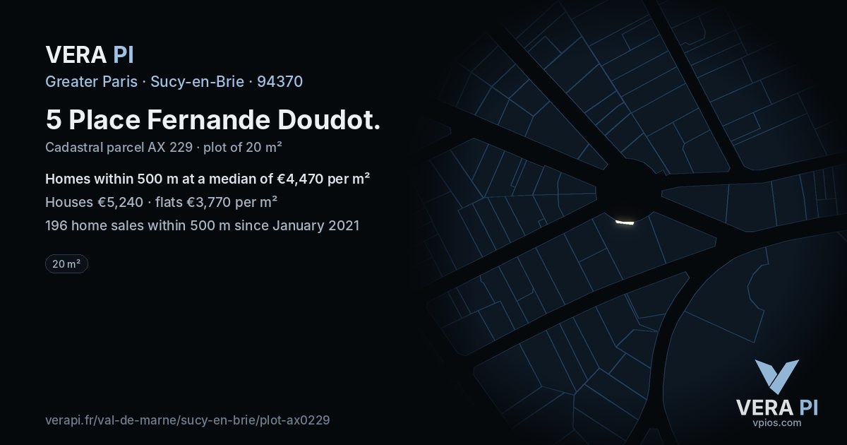 5 Place Fernande Doudot, Sucy-en-Brie at night – the plot lit, the parcels around coloured by the prices near them