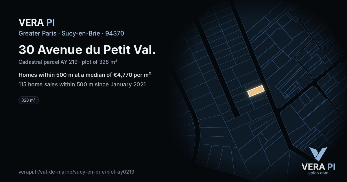 30 Avenue du Petit Val, Sucy-en-Brie at night – the plot lit, the parcels around coloured by the prices near them