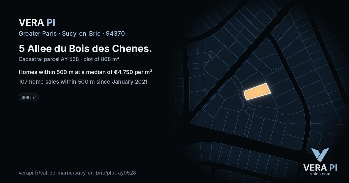 5 Allee du Bois des Chenes, Sucy-en-Brie at night – the plot lit, the parcels around coloured by the prices near them