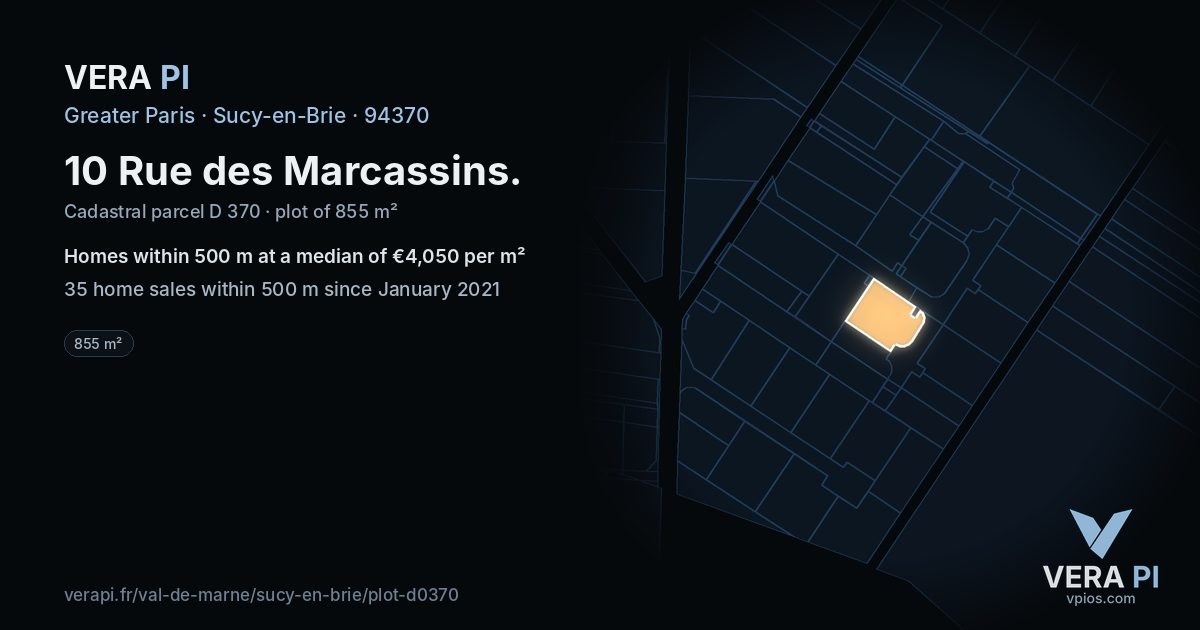 10 Rue des Marcassins, Sucy-en-Brie at night – the plot lit, the parcels around coloured by the prices near them