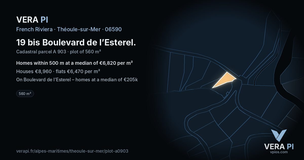 19 bis Boulevard de l’Esterel, Théoule-sur-Mer at night – the plot lit, the parcels around coloured by the prices near them