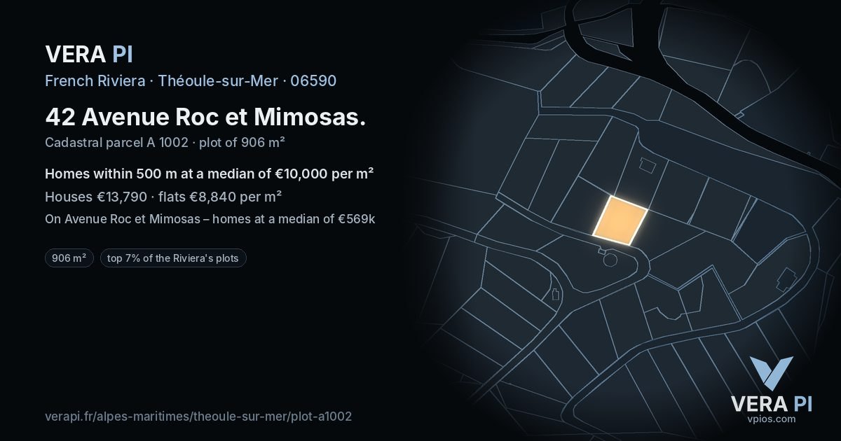 42 Avenue Roc et Mimosas, Théoule-sur-Mer at night – the plot lit, the parcels around coloured by the prices near them