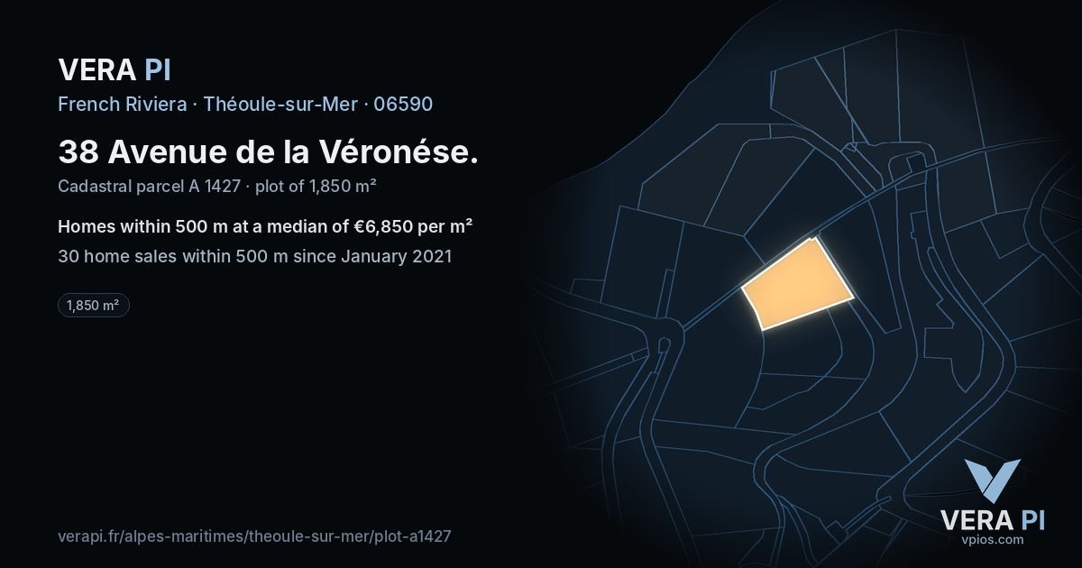 38 Avenue de la Véronése, Théoule-sur-Mer at night – the plot lit, the parcels around coloured by the prices near them