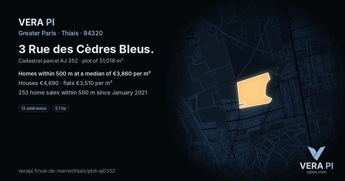 3 Rue des Cèdres Bleus, Thiais at night – the plot lit, the parcels around coloured by the prices near them