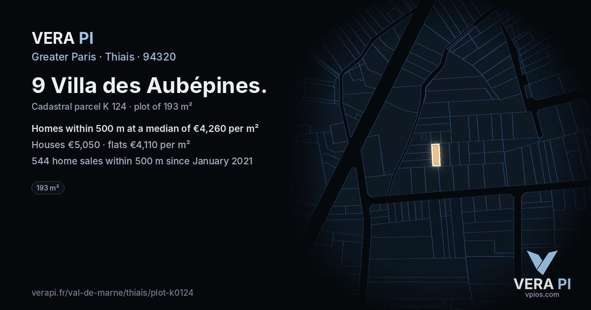 9 Villa des Aubépines, Thiais at night – the plot lit, the parcels around coloured by the prices near them
