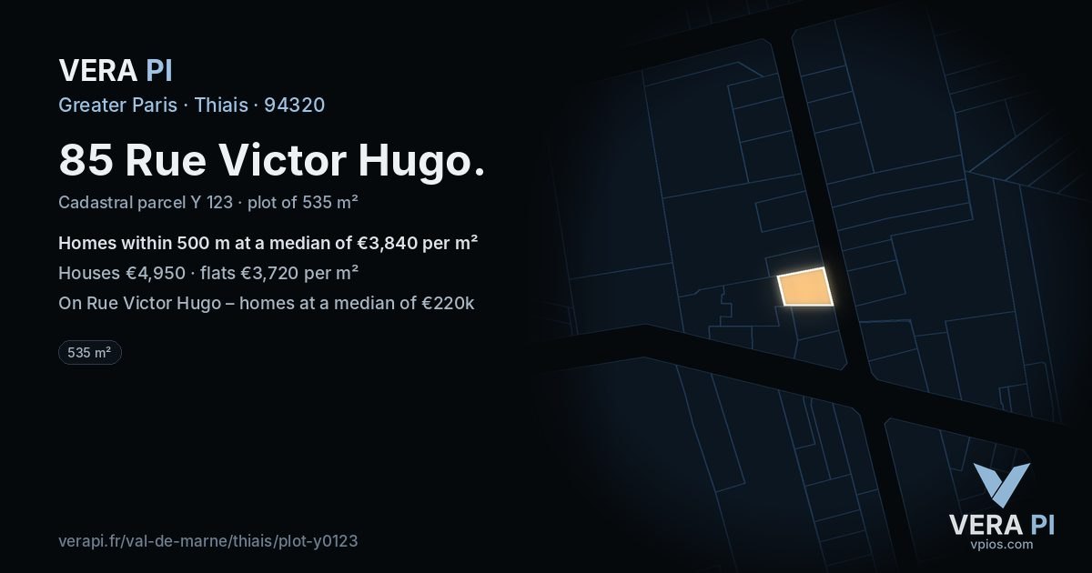 85 Rue Victor Hugo, Thiais at night – the plot lit, the parcels around coloured by the prices near them