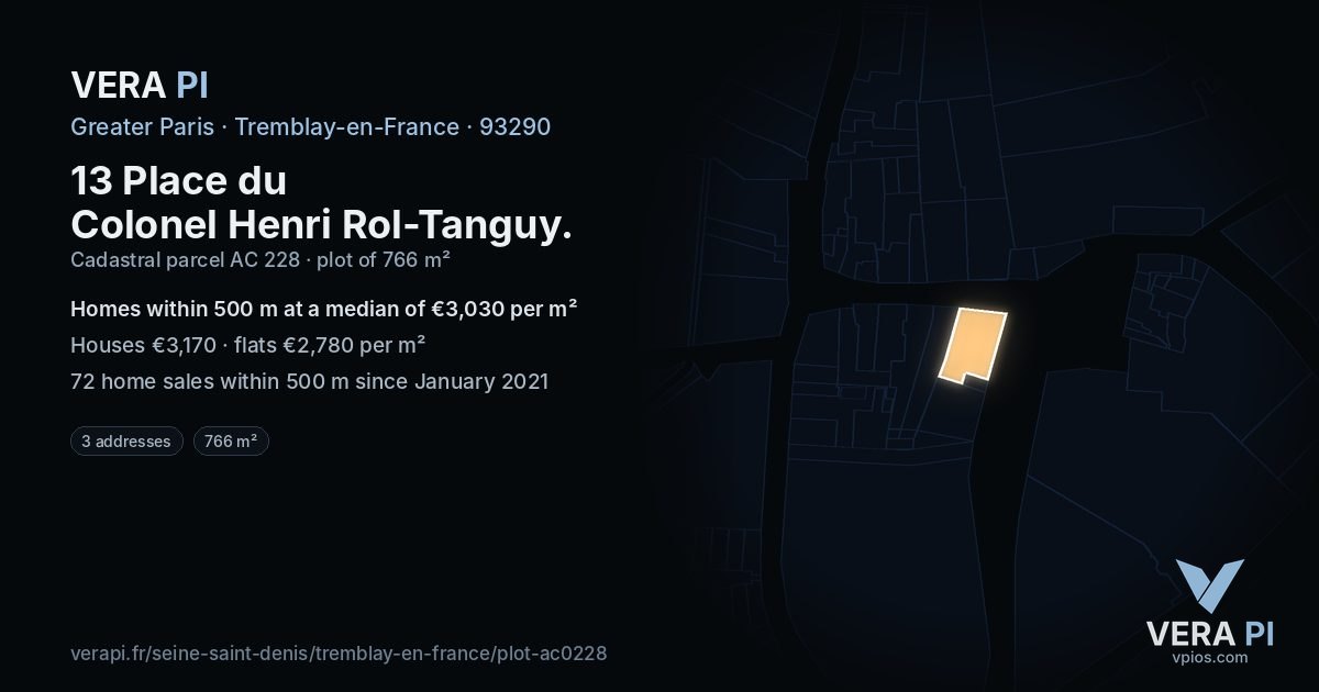 13 Place du Colonel Henri Rol-Tanguy, Tremblay-en-France at night – the plot lit, the parcels around coloured by the prices near them