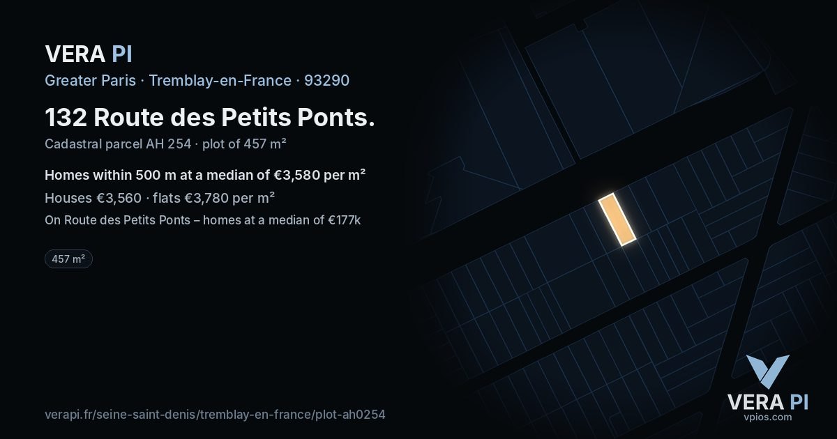 132 Route des Petits Ponts, Tremblay-en-France at night – the plot lit, the parcels around coloured by the prices near them