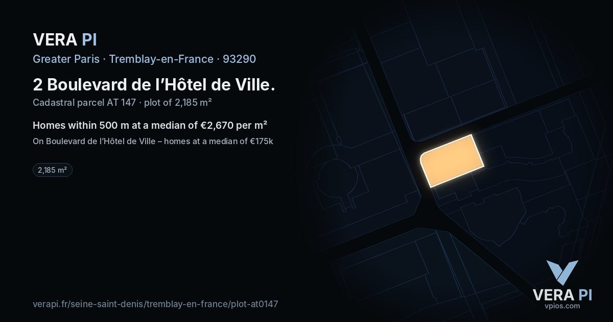 2 Boulevard de l’Hôtel de Ville, Tremblay-en-France at night – the plot lit, the parcels around coloured by the prices near them