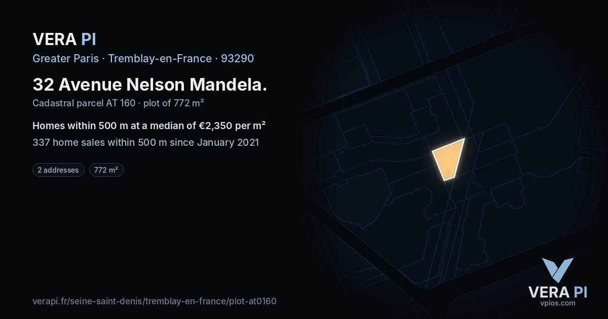 32 Avenue Nelson Mandela, Tremblay-en-France at night – the plot lit, the parcels around coloured by the prices near them