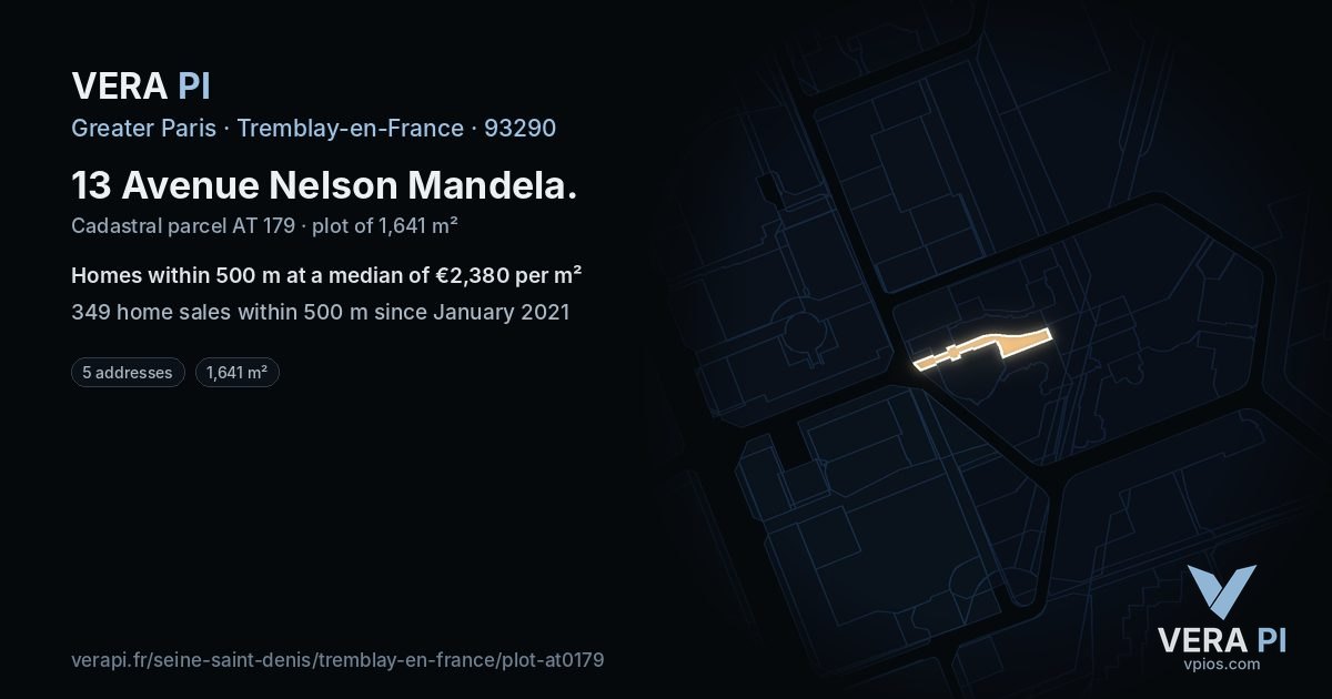 13 Avenue Nelson Mandela, Tremblay-en-France at night – the plot lit, the parcels around coloured by the prices near them